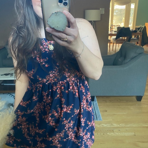 Navy Floral Old Navy dress - Picture 3 of 9